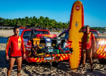 Guarda-vidas do Corpo de Bombeiros salvam trinta banhistas, realizam 1.608 prevenções e encontram uma criança