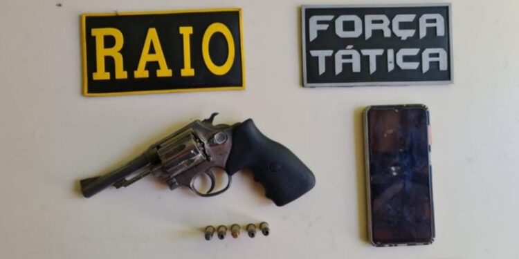 Aracati: homem é preso na Tabajara por porte ilegal de arma de fogo