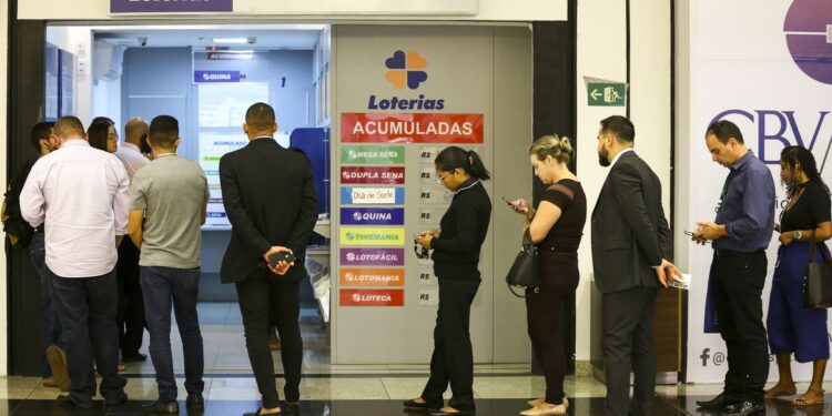 Saiba como jogar no bolão das loterias da Caixa