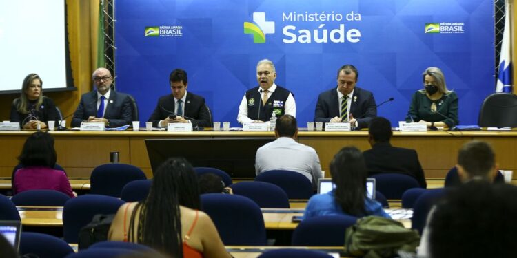 Ministro detalha motivos para decretar fim da emergência sanitária
