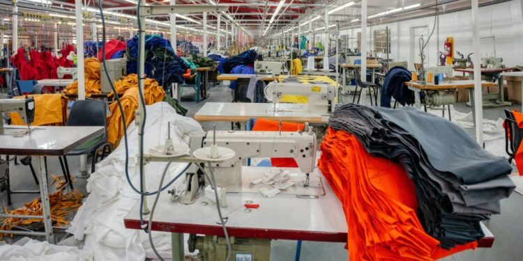 Adece realiza chamamento público para micro e pequenas empresas interessadas em participar do Ceará Fashion Trade