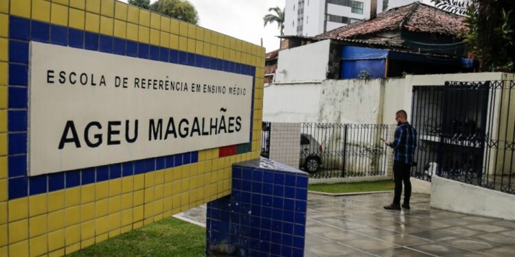Escola no Recife tem 26 alunos atendidos com crise de ansiedade