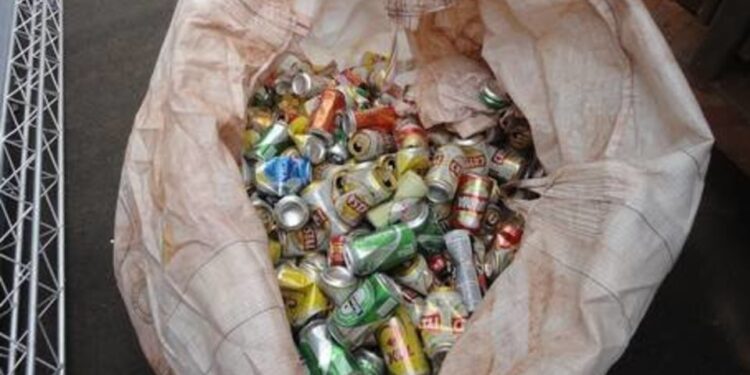 Brasil registra reciclagem de 98,7% de latas de alumínio em 2021