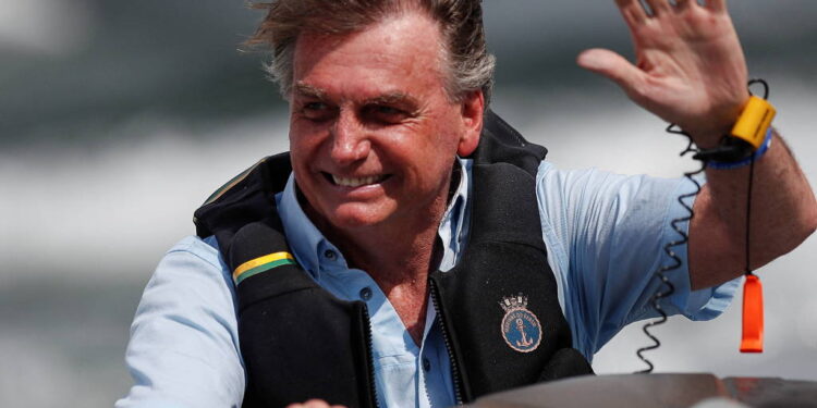 Bolsonaro diz que não haverá tabelamentos de preço de combustíveis na Petrobras