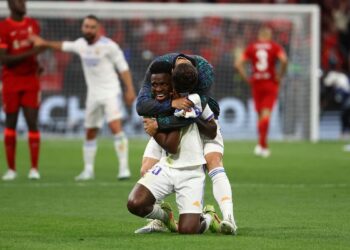Real Madrid é campeão europeu com gol de Vini Jr e brilho de Courtois
