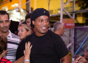 Ronaldinho Gaúcho vira sócio de liga de futebol nos EUA e México