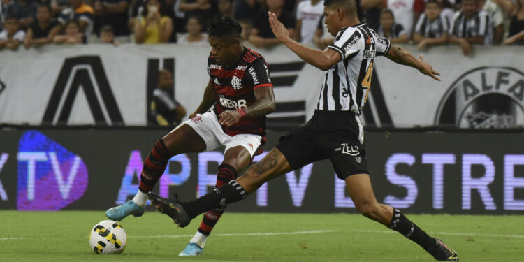 Ceará consegue empate nos acréscimos e frustra Flamengo no Castelão