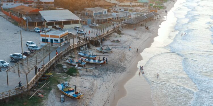Aracati: Praia de Majorlândia recebe mais de 35 mil m² de nova pavimentação