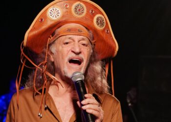 Alceu Valença diz que palco é sua vitamina; artista se apresenta em Aracati em junho