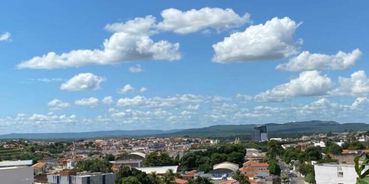 Início da 1ª semana de maio deve apresentar predomínio céu com cobertura variada e chuvas isoladas