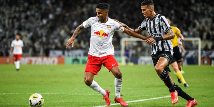 Red Bull Bragantino supera gramado ruim e vence Ceará na Arena Castelão