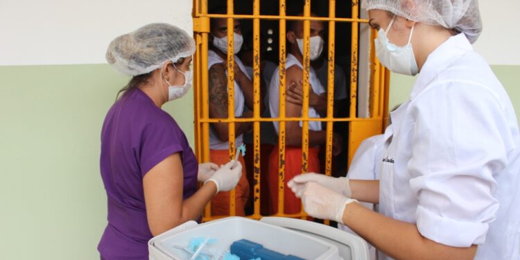Iniciada a vacinação contra gripe H1N1 para os internos do sistema prisional