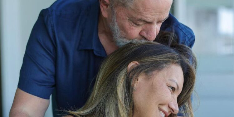 Janja se casa com Lula nesta quarta e avança em núcleo de campanha do PT