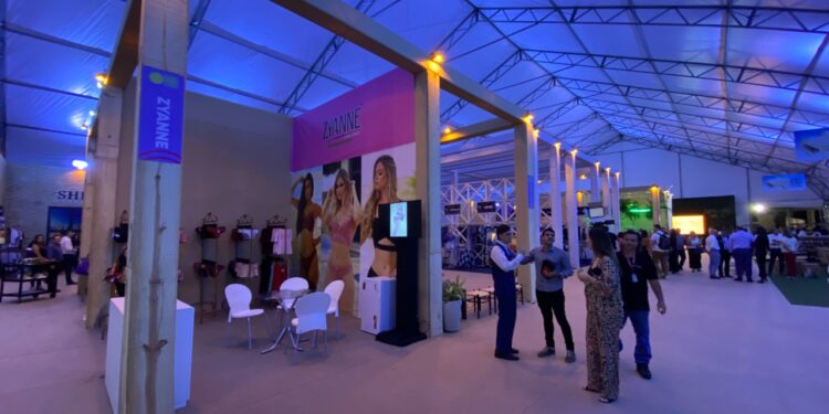 Com apoio da Adece, empresas de pequeno porte expõem no maior evento de moda autoral da América Latina