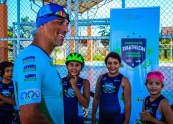 ‘Escolinha de Triathlon Formando Campeões’ recebe visita do coordenador geral