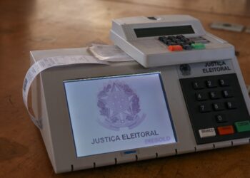 Inflação pode mudar voto de 3 em cada 10 eleitores, e da metade dos jovens