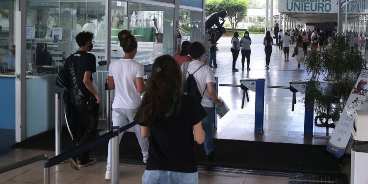 Prazo de inscrições para o Enem 2022 termina amanhã