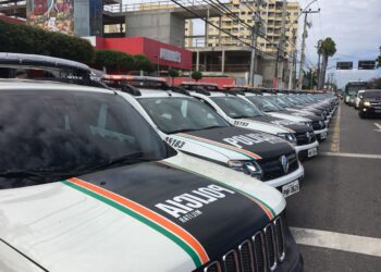 Reforço na segurança pública: Governo do Ceará entrega viaturas para a Polícia Militar
