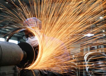 Indústria deve qualificar 9,6 milhões de pessoas até 2025