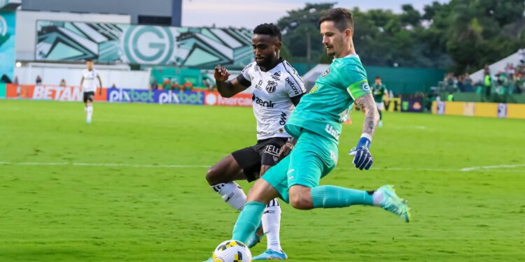 Após saída de Dorival, Ceará arranca empate com Goiás fora de casa