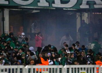 Torcedor morre após confusão em jogo entre Coritiba e Palmeiras depois de passar mal