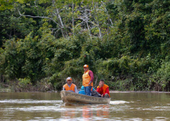Lancha de Bruno Pereira e Dom Phillips é encontrada a 20 metros de profundidade