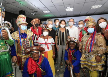 Governadora Izolda Cela sanciona lei que amplia número de mestres e mestras da Cultura no Ceará