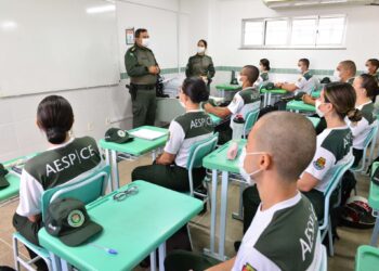 Alunos-soldados da PMCE apresentam-se nos locais de formação