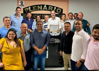 Deputado federal Eduardo Bismarck recebe título de cidadão palhanense