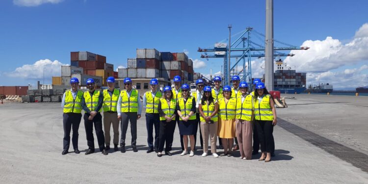 Comitiva de empresários holandeses visita Complexo do Pecém