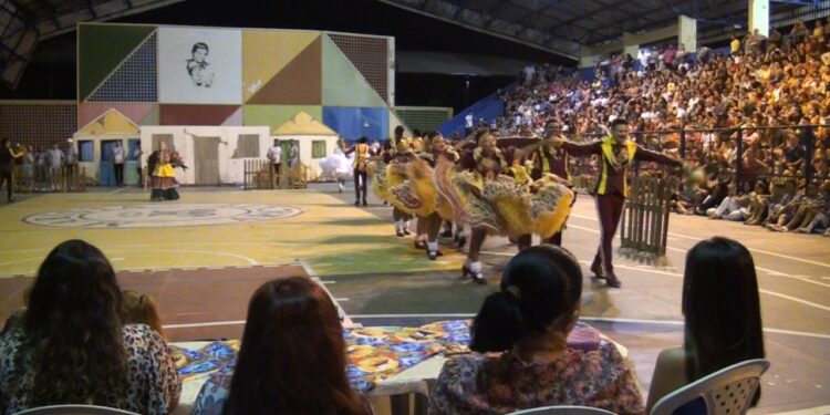 Paixão Junina, grupo cultural aracatiense, estreia espetáculo ‘Samarica: A Parteira’