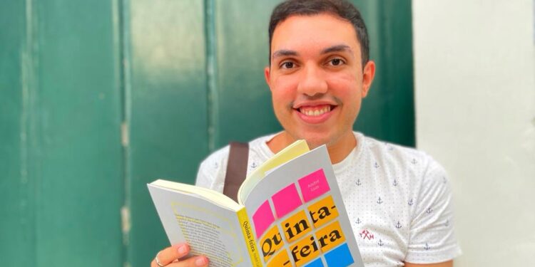 ‘Quinta-feira’: escritor aracatiense André Luís lança seu primeiro livro hoje, 16