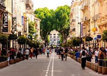 Quase metade aceita pagar mais imposto por melhor saúde e educação, aponta Datafolha