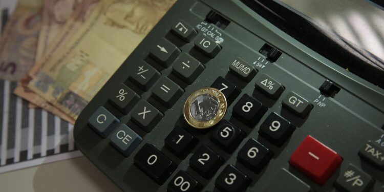 Economia brasileira cresce 1% no 1º trimestre, diz IBGE