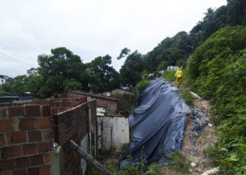 Onze pessoas continuam desaparecidas em Pernambuco