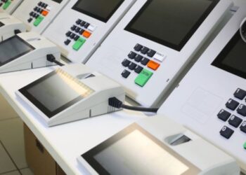 Partido de Jair Bolsonaro ignora teste de código de urnas