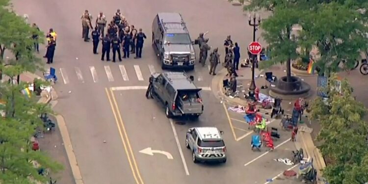 Tiros em desfile do 4 de Julho deixam ao menos 6 mortos nos EUA