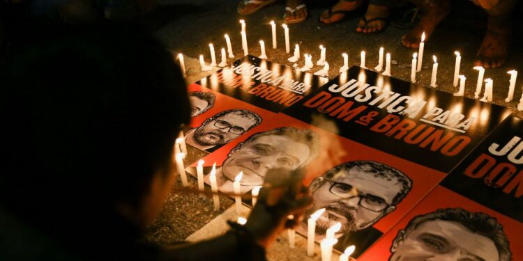 Suspeito preso pela PF nega participação nas mortes de Bruno e Dom