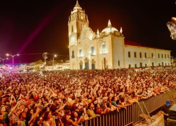 Aracati encerra calendário junino do Ceará com o maior arraiá do Estado