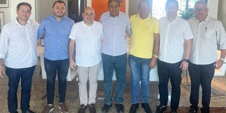 Vereadores do Crato, cidade de Camilo, escolhem apoiar Roberto Cláudio