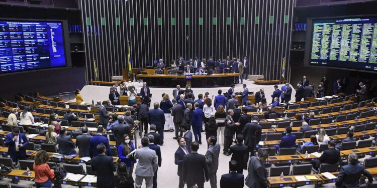 Congresso aprova texto-base da LDO 2023