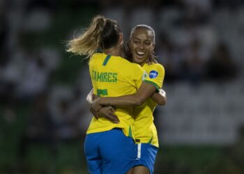 Após cortes, Adriana brilha na Copa América, na Colômbia