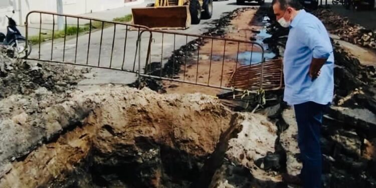 Prefeito do Aracati envia para licitação 8 milhões em obras