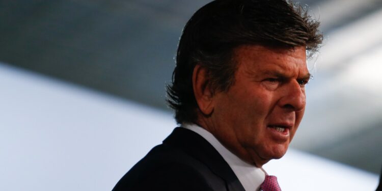 Fux chega ao fim de gestão no STF sem acordo para restringir decisões individuais