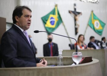 Evandro Leitão destaca serviços da Alece para a população em balanço