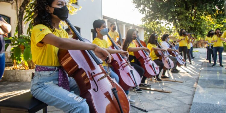 Instituto Beatriz e Lauro Fiuza realiza concerto em Aracati em comemoração aos 10 anos de história