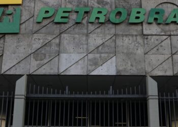 Petrobras aprova nova diretriz de formação de preços dos combustíveis