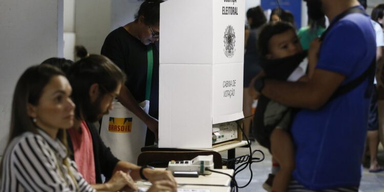 Entenda como ser mesário nas eleições deste ano