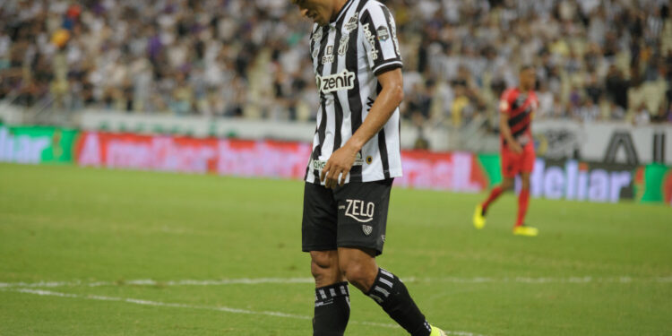 Na estreia de Jô, Ceará fica no empate com reservas do Athletico