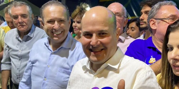 Chapa de Roberto Cláudio soma 10 partidos